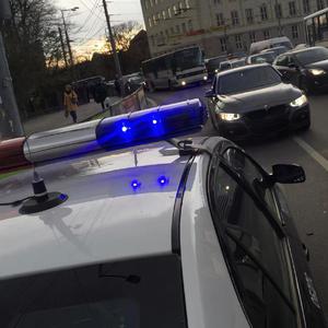 中国男人插继女阴部视频
